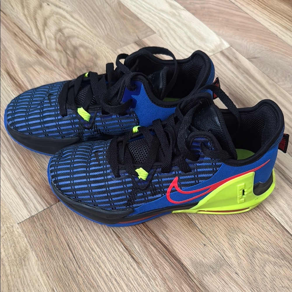 Nike Kids Lebron Witness 6 GS Blue and Yellow Shoes - Sz 5 youth